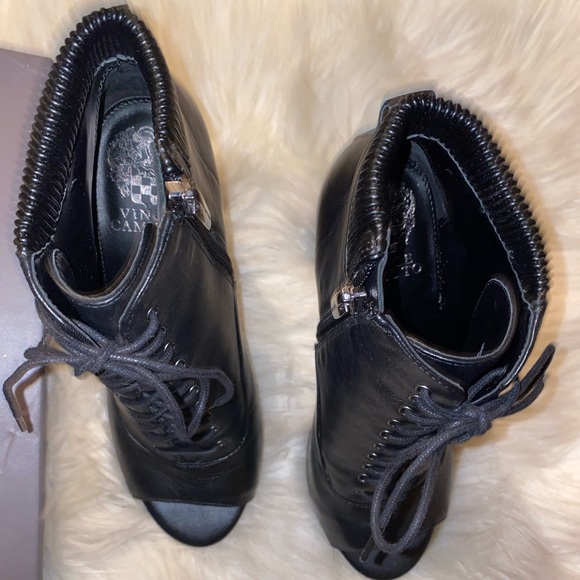 Shoes/Booties - Picture 8 of 10